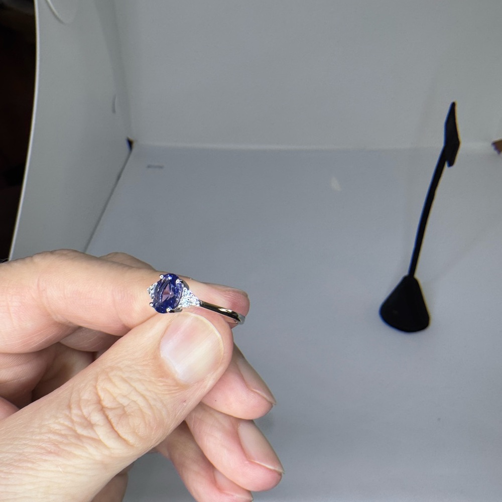 Elegant Silver and Purple Women's Ring - Picture 2 of 4
